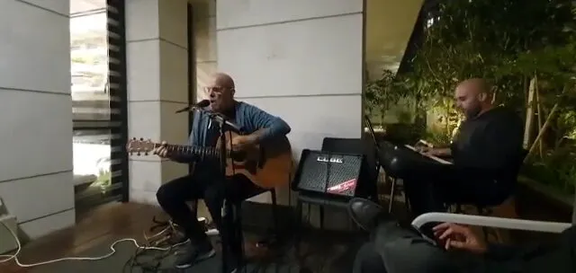 ביצוע אקוסטי